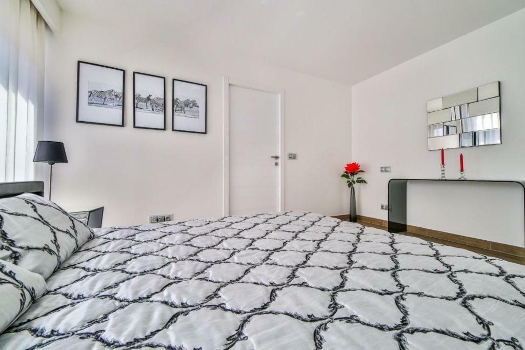 7 Croisette Apartment Кан Екстериор снимка